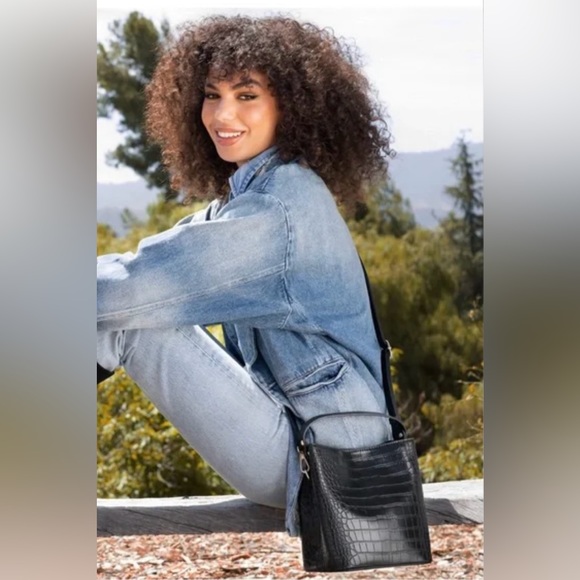 NWT AOTA Vegan Faux Croc Textured Leather Black Bucket Bag - Picture 1 of 16